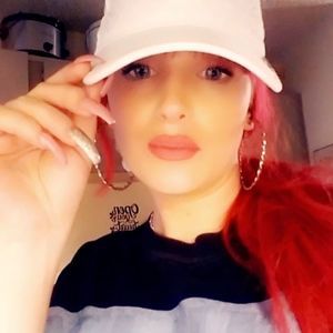 Meet your Posher, Roxanne